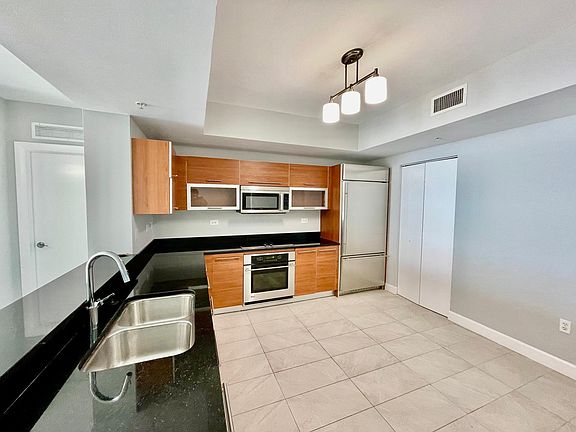 3rd image of 3000 Oasis Grand Blvd APT 1107