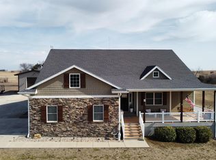 5 Locust Ln, Emporia, KS 66801