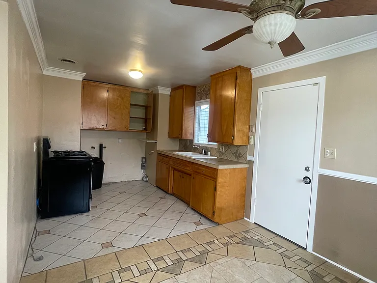 8824 Cedar St — Photo 20