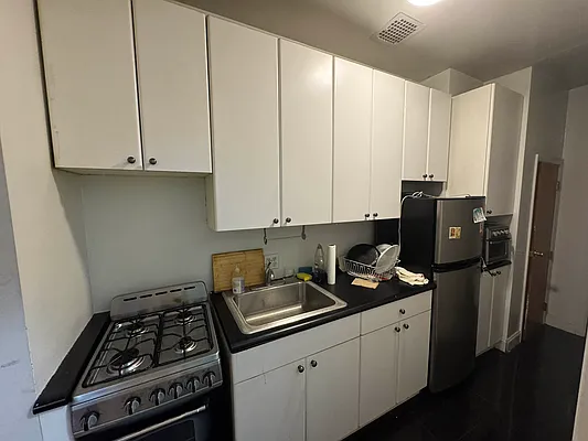 Rented by KNOCKKNOCK LLC | media 10