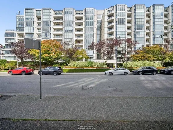 456 Moberly Rd #215, Vancouver, BC V5Z 4L7