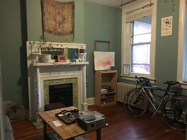 111 N Vine St — Photo 2