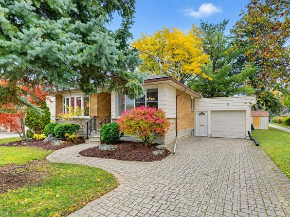 25 Applewood Ave, Kitchener, ON N2B 1V9