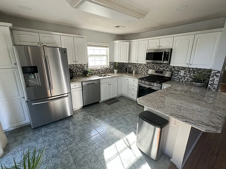 301 Park Knl — Photo 11