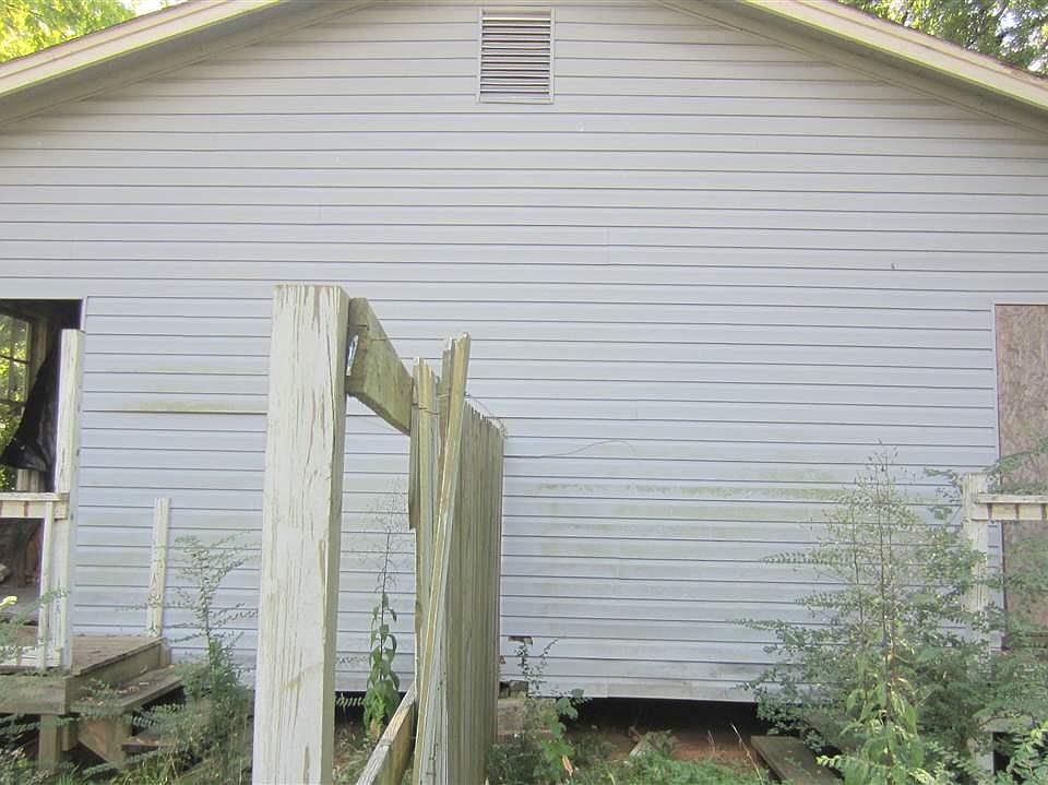 2nd image of 220 49th St
