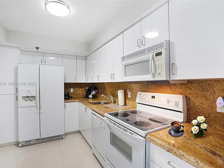 20505 E Country Club Dr #836 — Photo 6