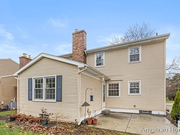 4th image of 2244 Woodlawn Ave SE