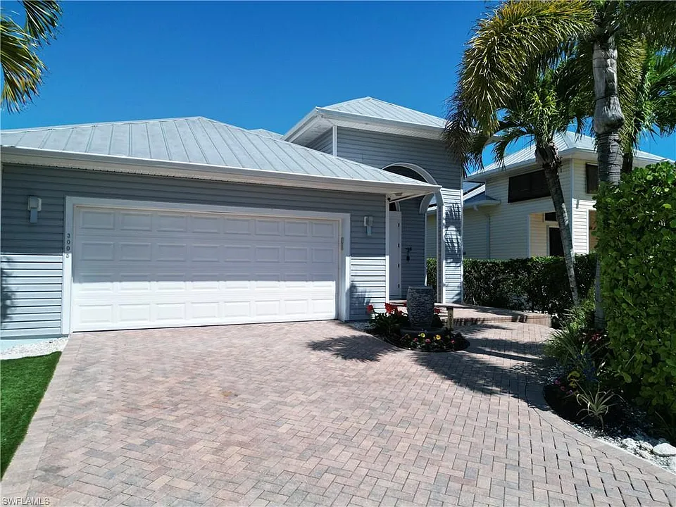3005 Coco Ave