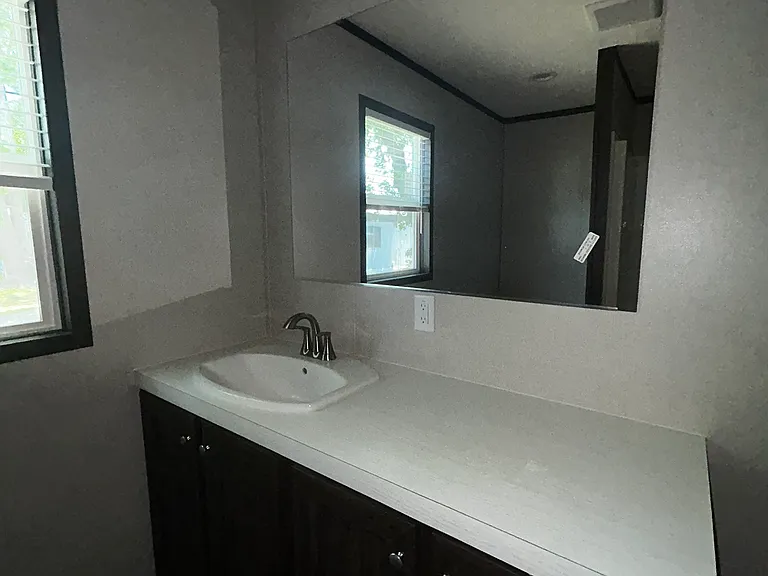 2207 W Macarthur Rd #11 — Photo 8