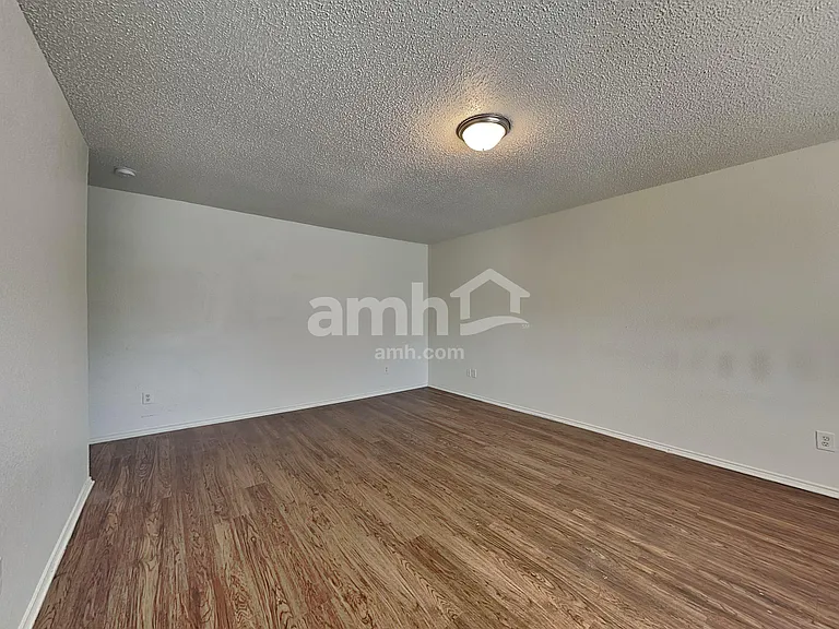 1601 White Oak Rd — Photo 8