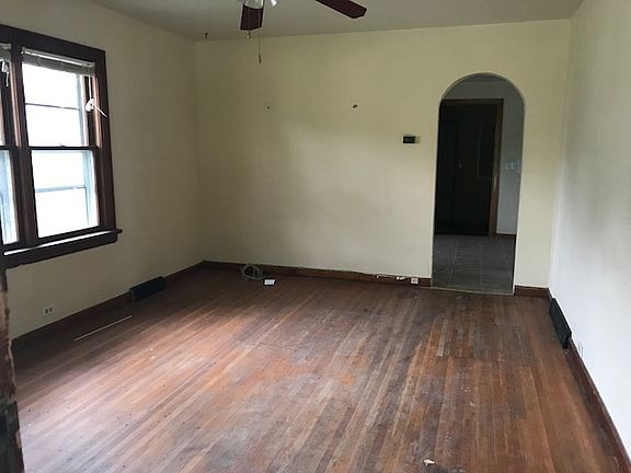 2nd image of 2202 S Saint Francis Ave