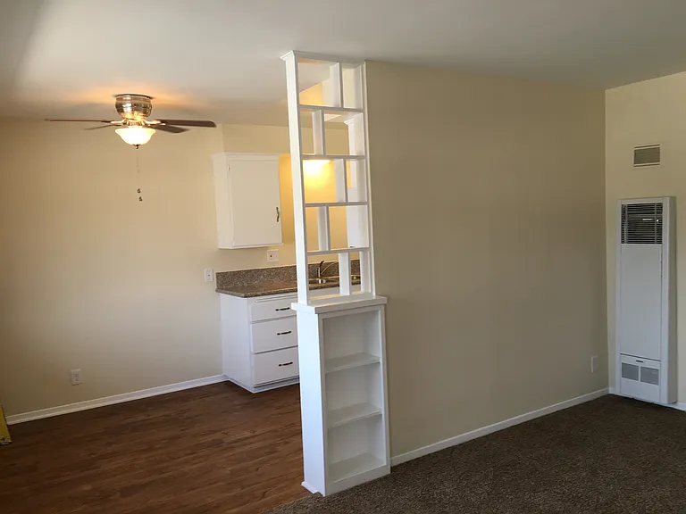 306 E Badillo St #1/2 — Photo 8