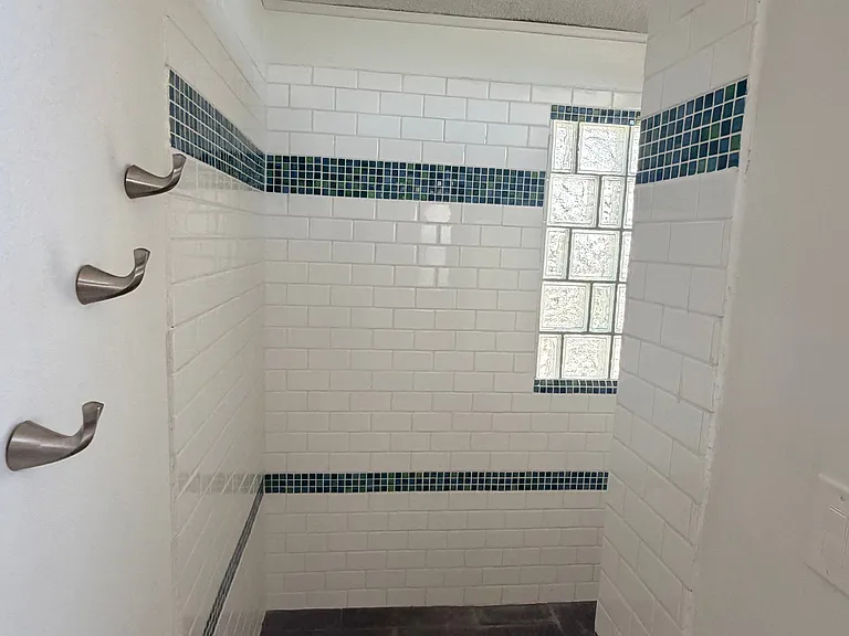 1114 Cheyenne St — Photo 2