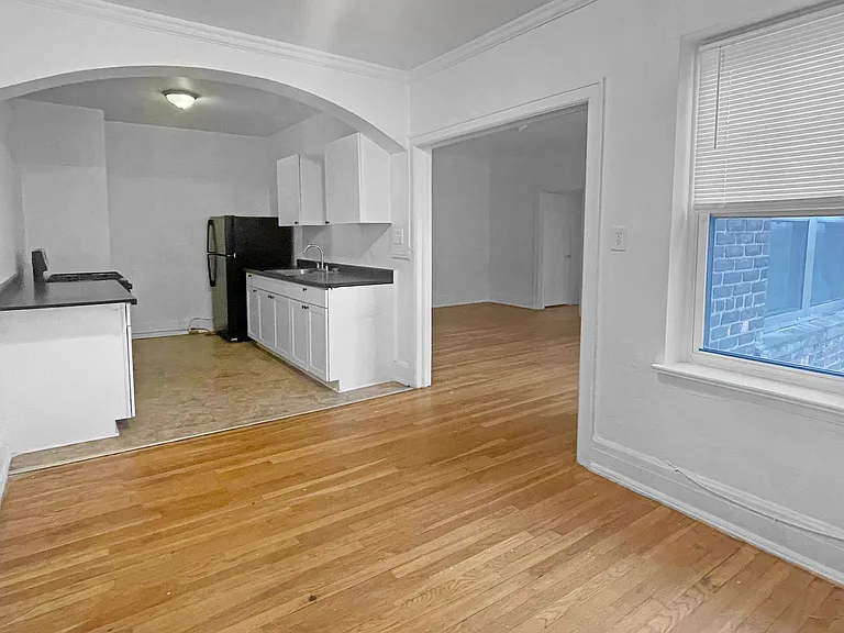 Manning Manor — Photo 3