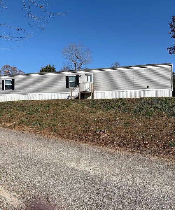 1st image of 104 Shamrock Park Dr