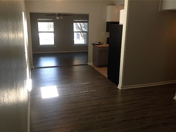 3rd image of 5536 Birchman Ave
