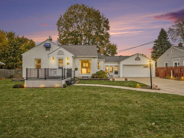 1301 Parkhurst Ave NW, Grand Rapids, MI 49504