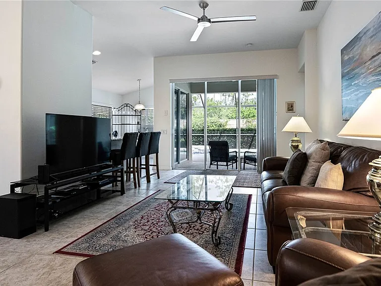 10082 Oakhurst Way — Photo 5