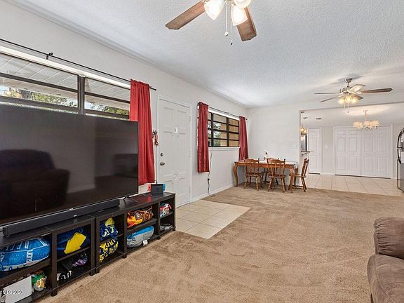 4th image of 817 Glenmore Cir