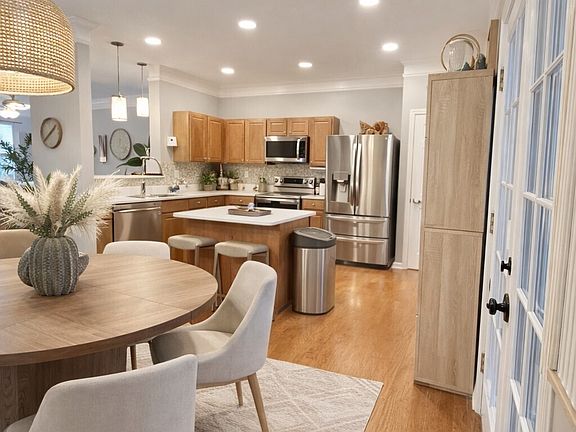 5th image of 638 Providence Pl SW