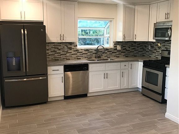 2nd image of 27726 Lakehurst Ave