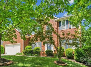 9912 Eden Hall Ct, Charlotte, NC 28277