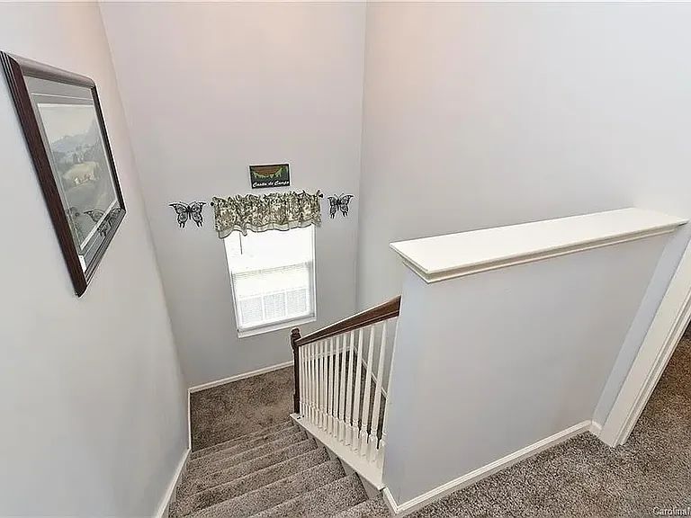 7425 Wallace Ln — Photo 3