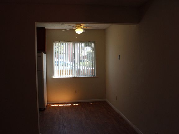 4th image of 266 Daisy Ave APT E