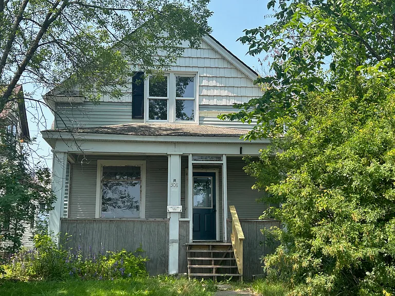 308 S 5th Ave W — Photo 1