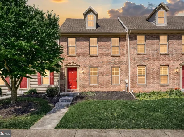 1105 Skyview Dr, York, PA 17406