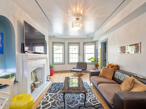2nd image of 2707 W Albion Ave APT 1