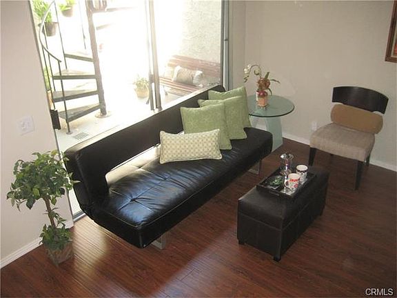 3rd image of 1537 S Del Mar Ave APT A