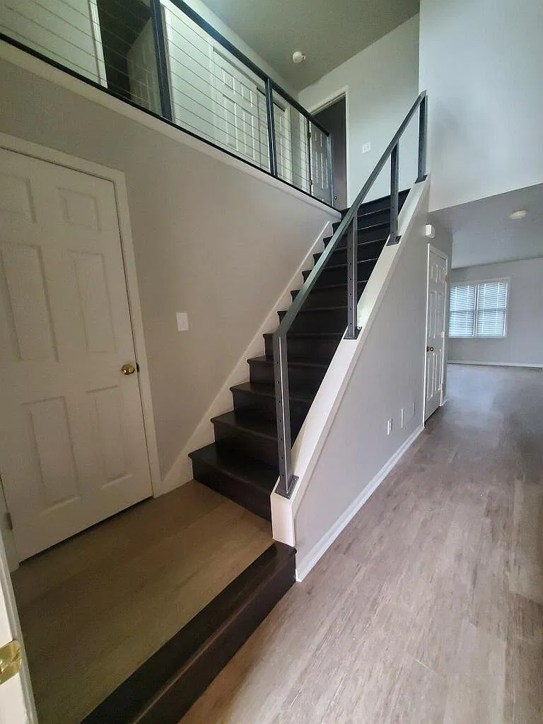 1385 Wayne St — Photo 2