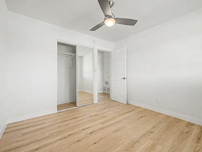 2526 W Orchid Ln — Photo 18