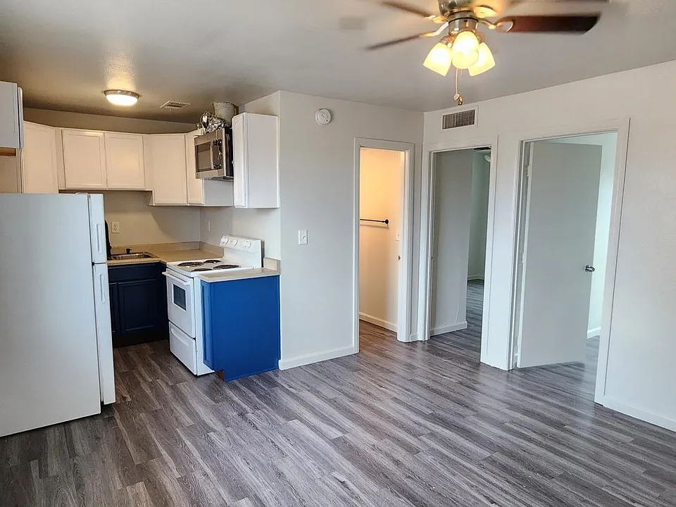 208 W Hamilton Ave #2