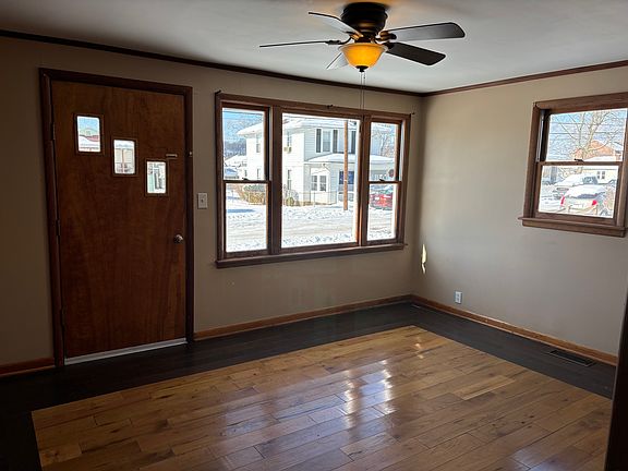 Front family room, beautiful wood flooring