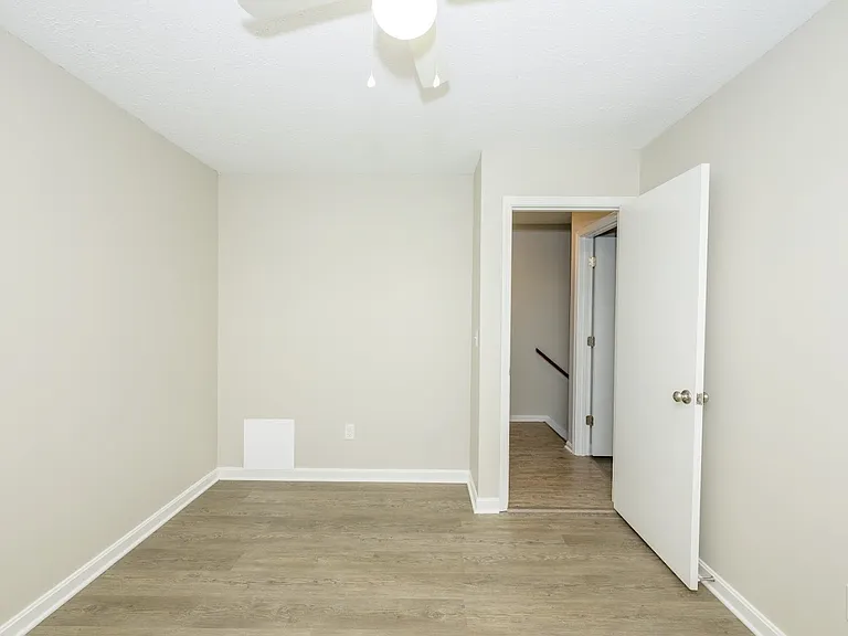 173 Creekvale Dr #13 — Photo 7