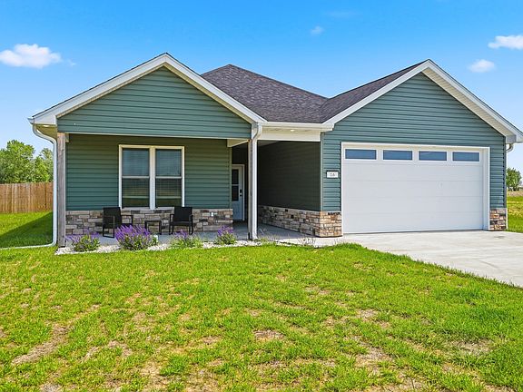 2nd image of 16 Larrys Ln