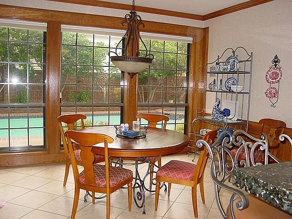 5th image of 1303 Kelliwood Oaks Dr