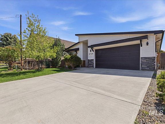 2nd image of 9719 W Sunflower Ln