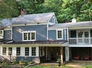 8 Race St, Pittstown, NJ 08867