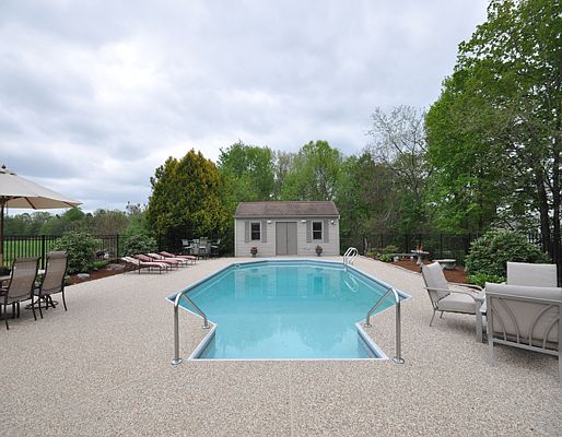 1st image of 80 Deershorn Rd