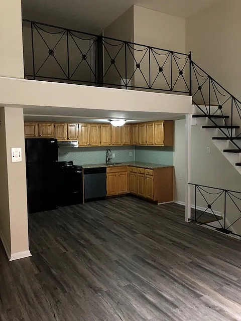 2 bed, 1200 sqft, $2,190 — Photo 2