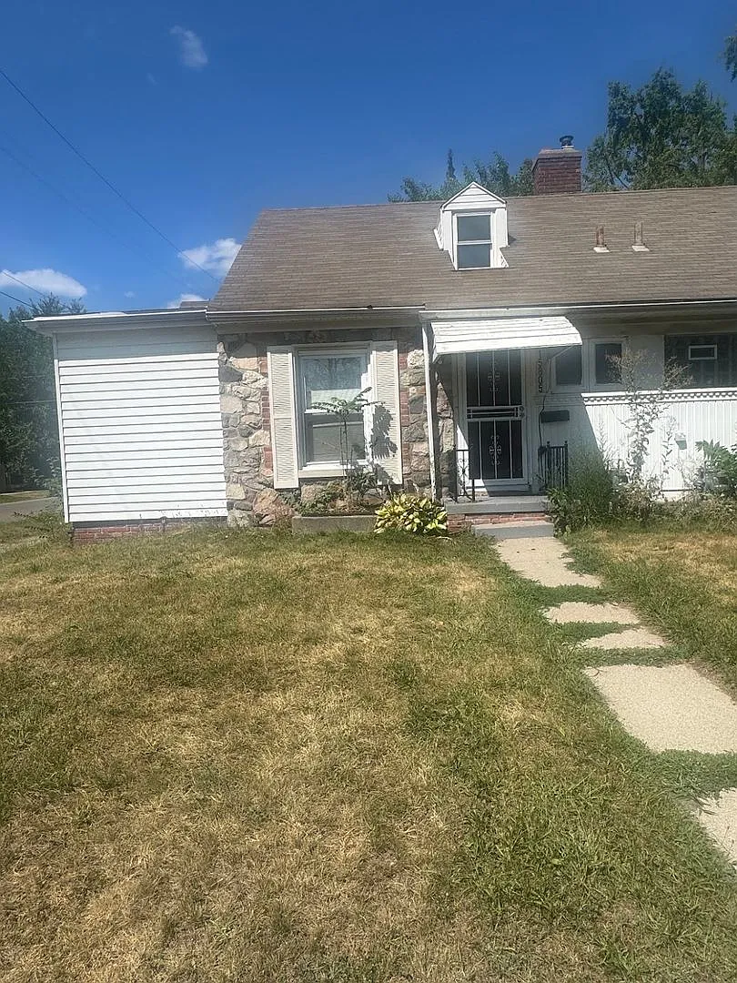 2 bedroom/ 1 bathroom Duplex! — Photo 1