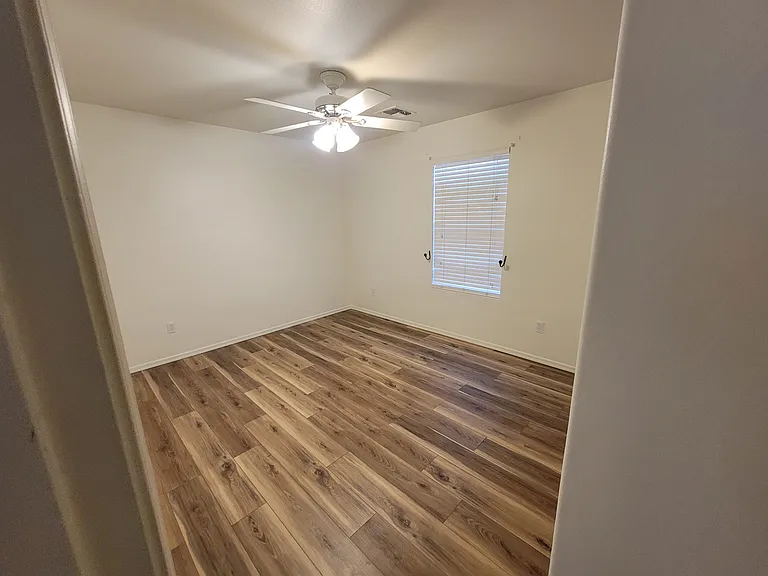 1289 E Clifton Ave — Photo 25