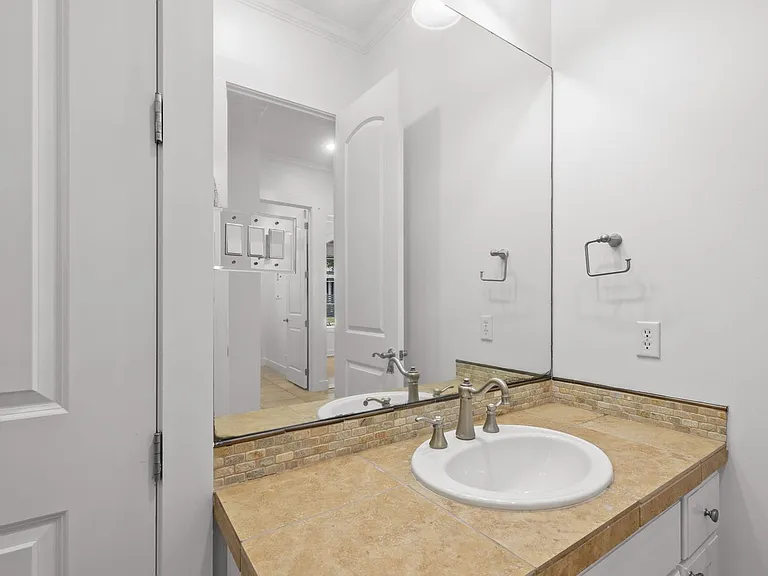 1607 Chelsea Ln — Photo 30