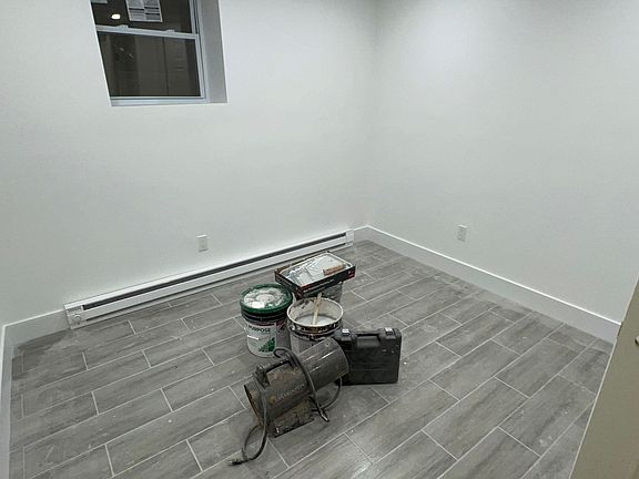 4th image of 1135 Beach Ave #1