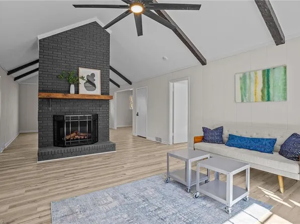3981 Chilton Dr, Winston Salem, NC 27106