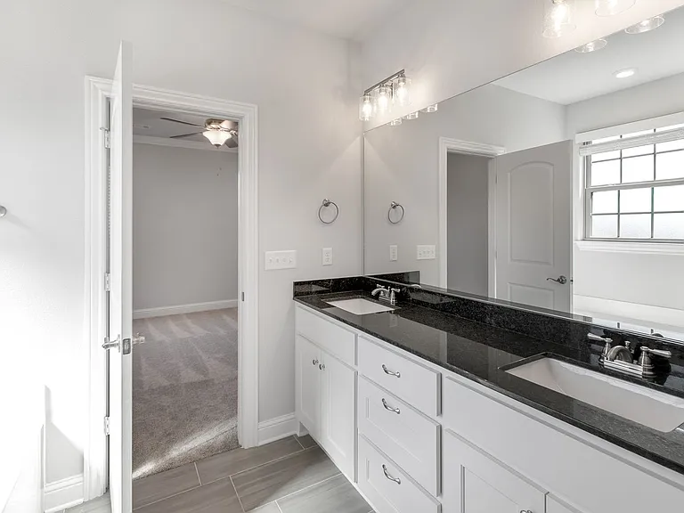 500 Piper Ln — Photo 16