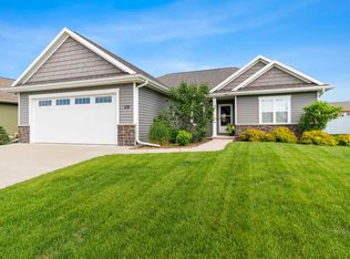 519 Pebblestone Cir, Hobart, WI 54155